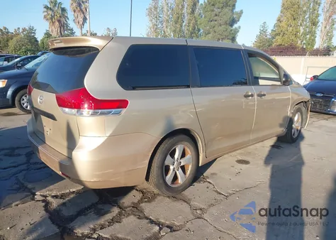 2014 Toyota Sienna L V6 7 Passenger z USA, uszkodzony, nr VIN 5TDZK3DC0ES435998